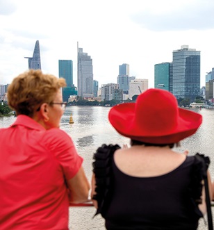Guests on the Emerald Harmony sundeck