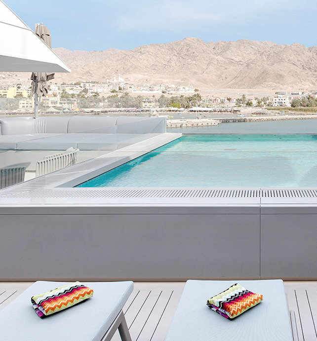 Azzurra pool