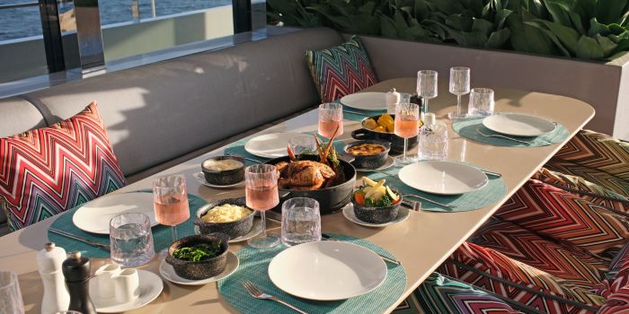 Dining Aqua Cafe, Emerald Sakara