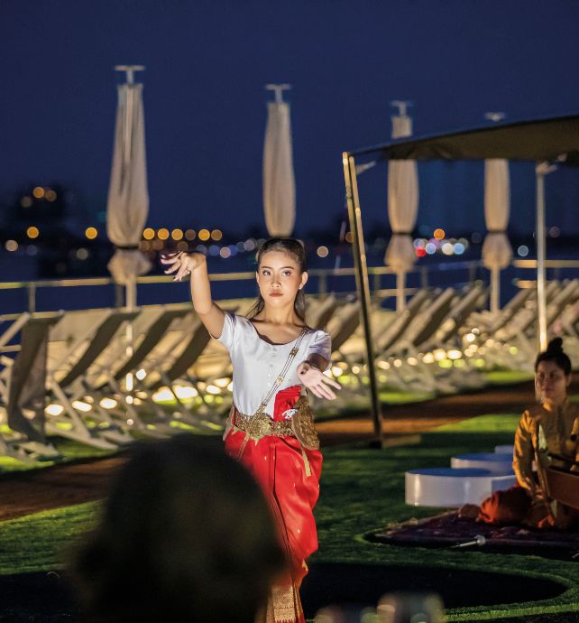 EmeraldPLUS, Aspara Dance